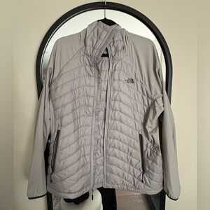 The North Face Light Gray Women's light weigh jacket XL